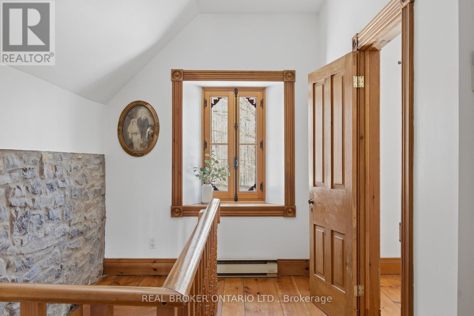 2090 BEACH ROAD Image 34