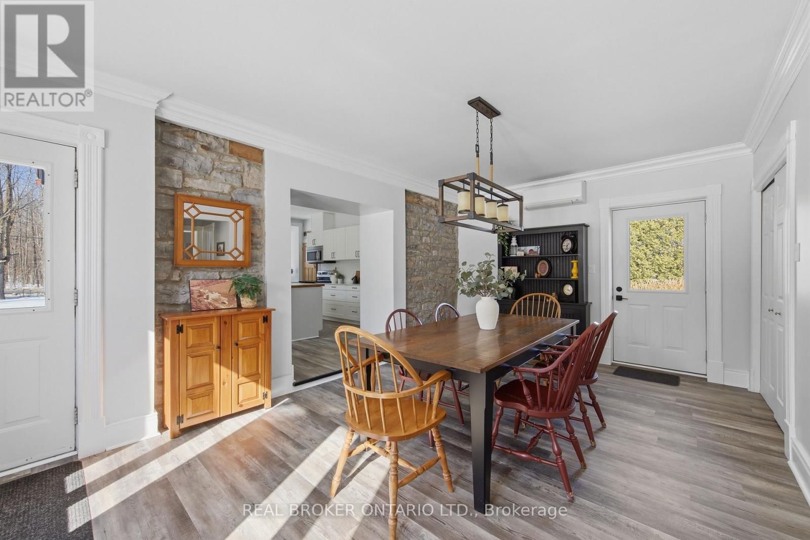 2090 BEACH ROAD Image 8