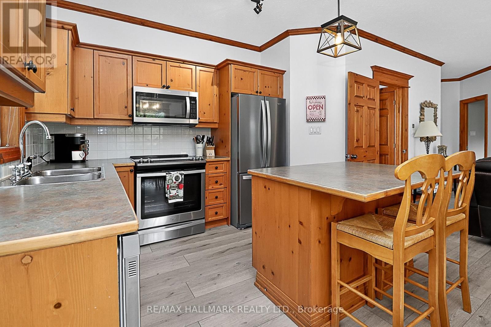 101 - 184 SNOWBRIDGE WAY Image 16