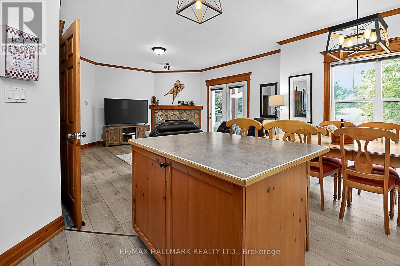 101 - 184 SNOWBRIDGE WAY Image 17