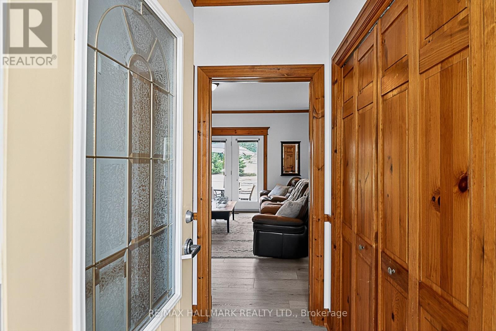 101 - 184 SNOWBRIDGE WAY Image 2