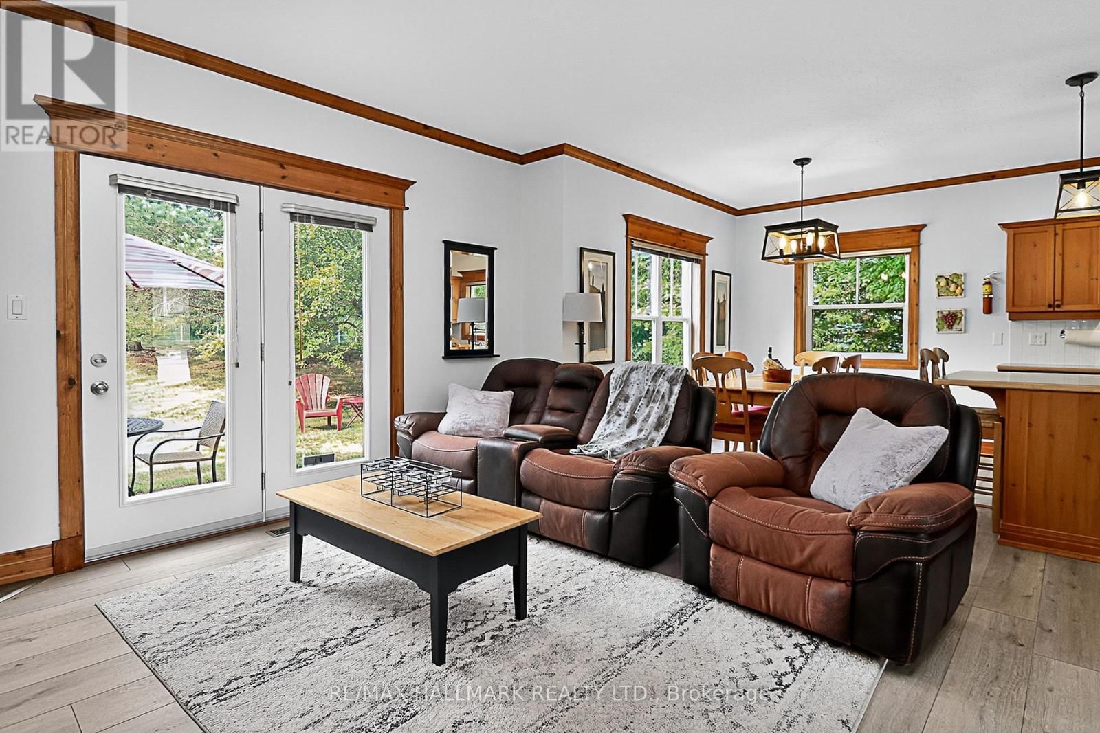 101 - 184 SNOWBRIDGE WAY Image 4