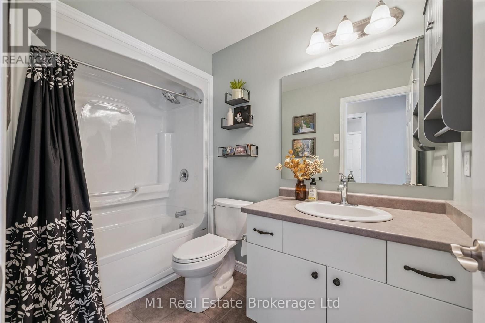 79 SPENCER DRIVE Image 25