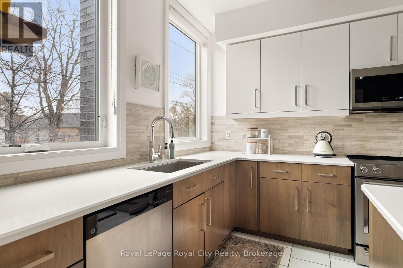 #AT3 - 53 ARTHUR STREET SOUTH Image 7