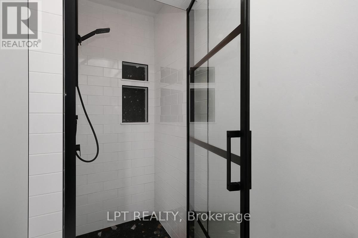 30 - 204 BRISTON PRIVATE Image 20