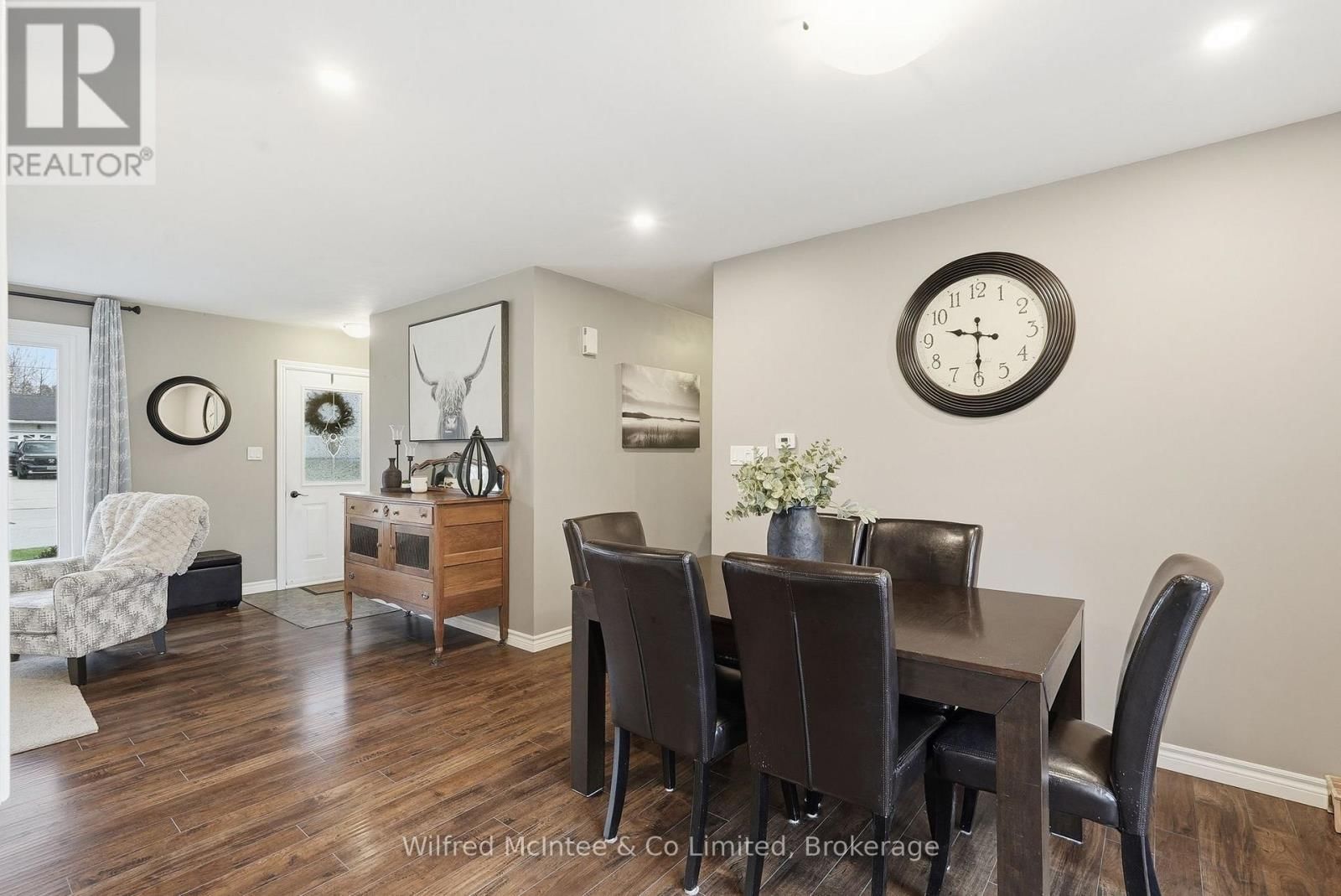 12 SECOND STREET Image 10