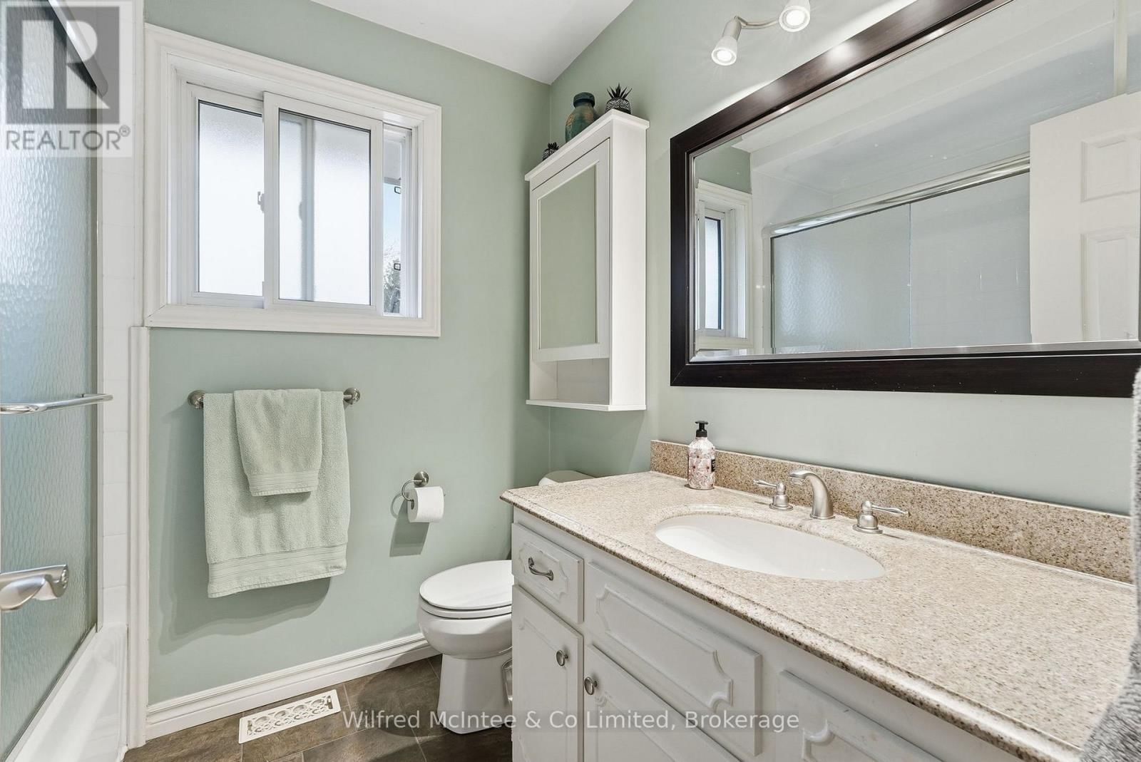 12 SECOND STREET Image 20