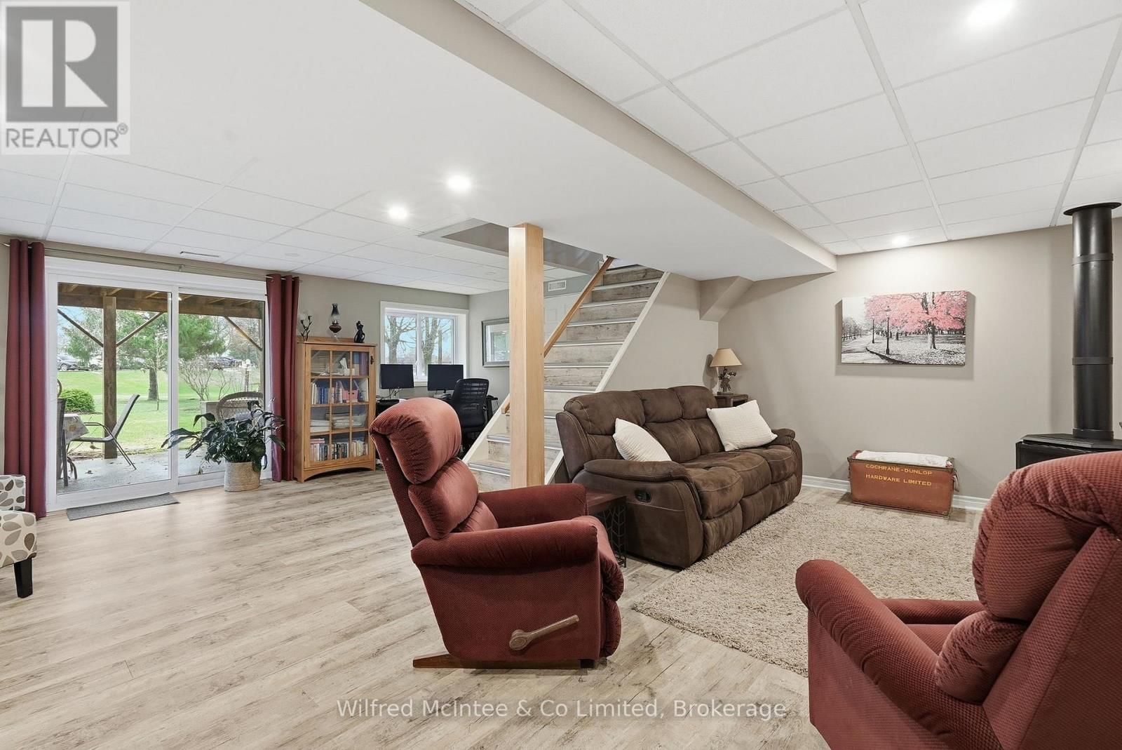 12 SECOND STREET Image 26