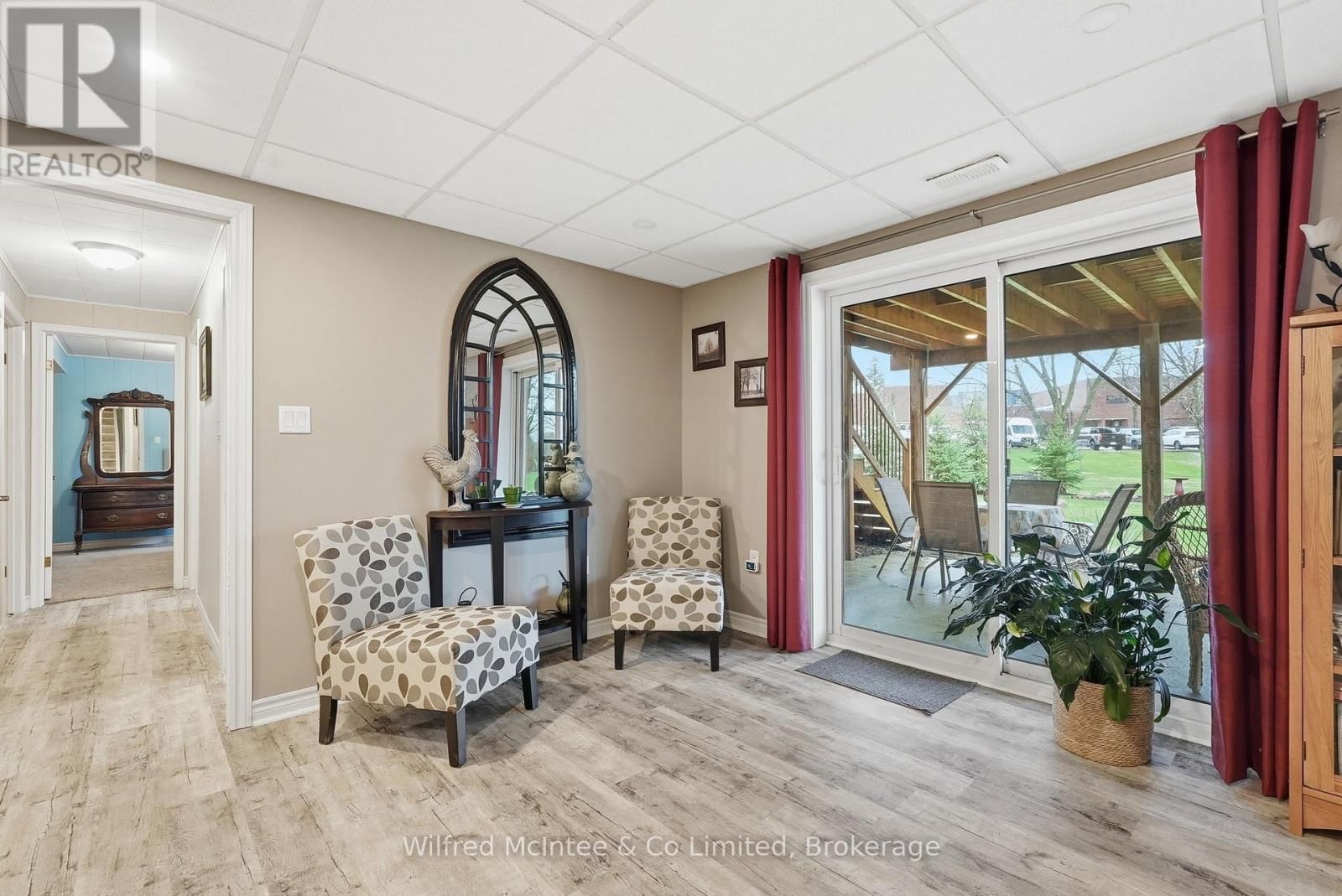 12 SECOND STREET Image 27