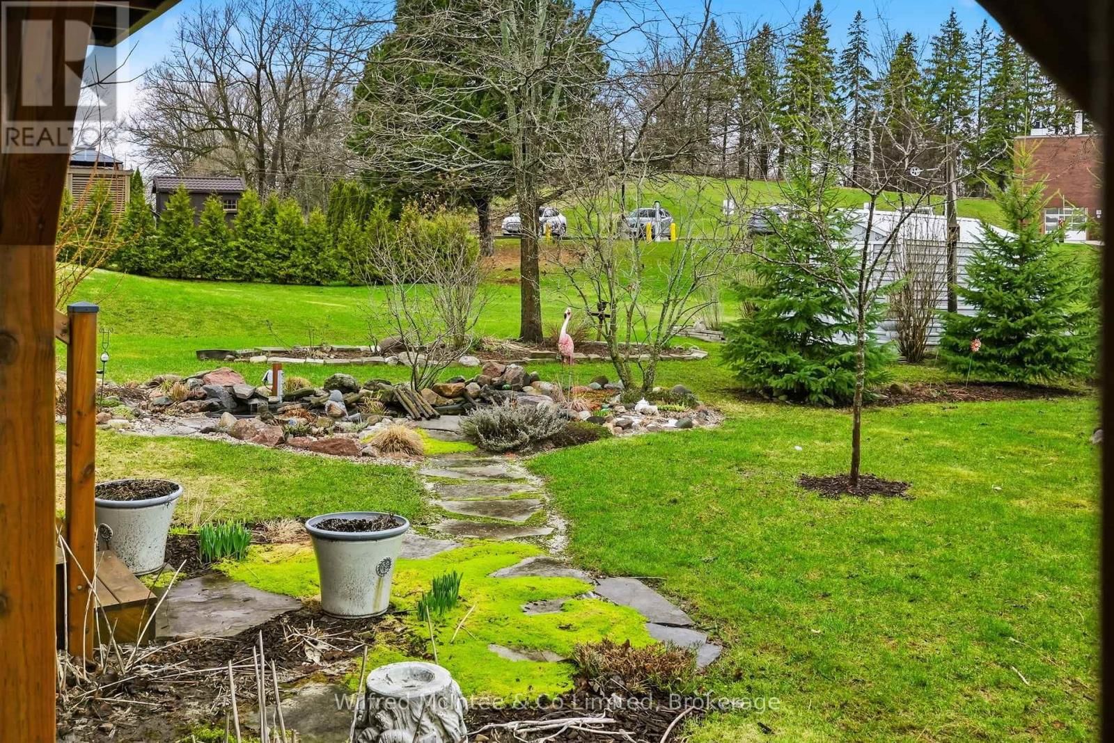 12 SECOND STREET Image 36