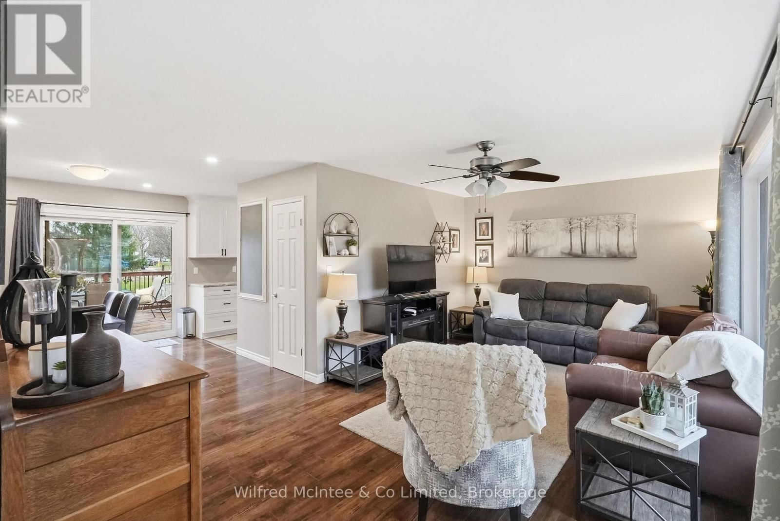 12 SECOND STREET Image 7