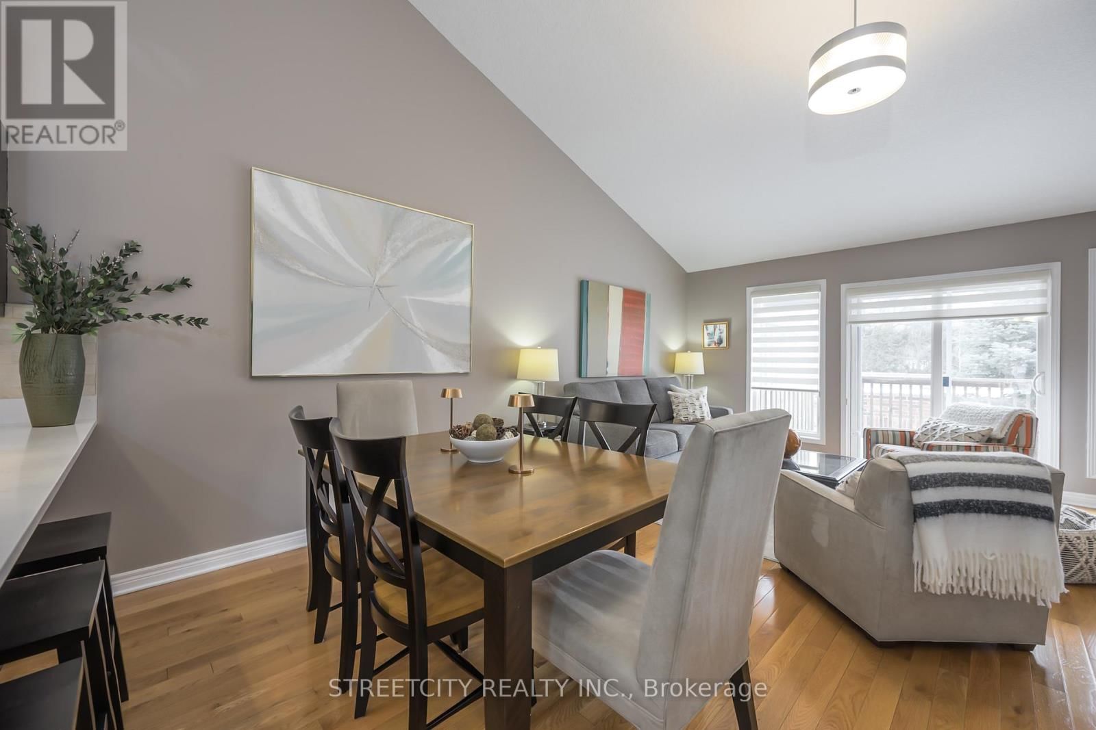 16 - 464 COMMISSIONERS ROAD WEST Image 13