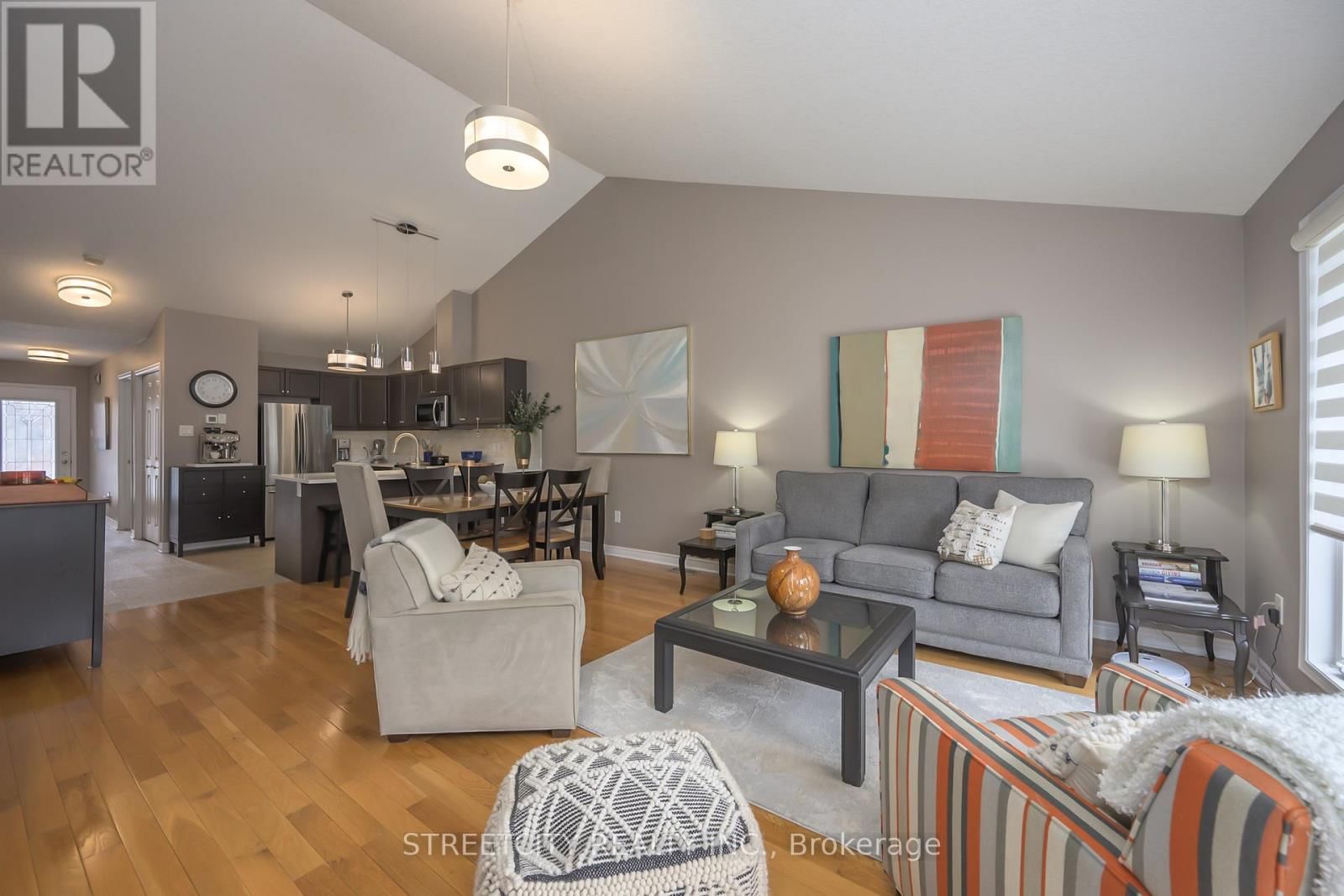 16 - 464 COMMISSIONERS ROAD WEST Image 15