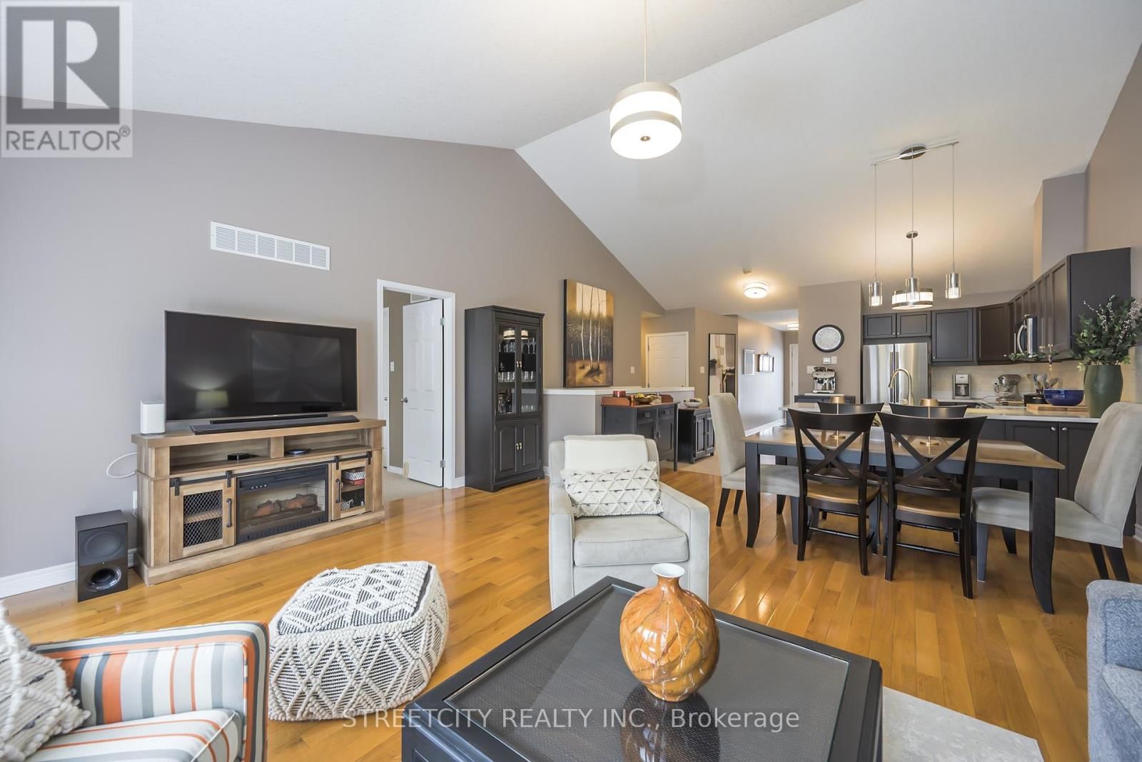 16 - 464 COMMISSIONERS ROAD WEST Image 16