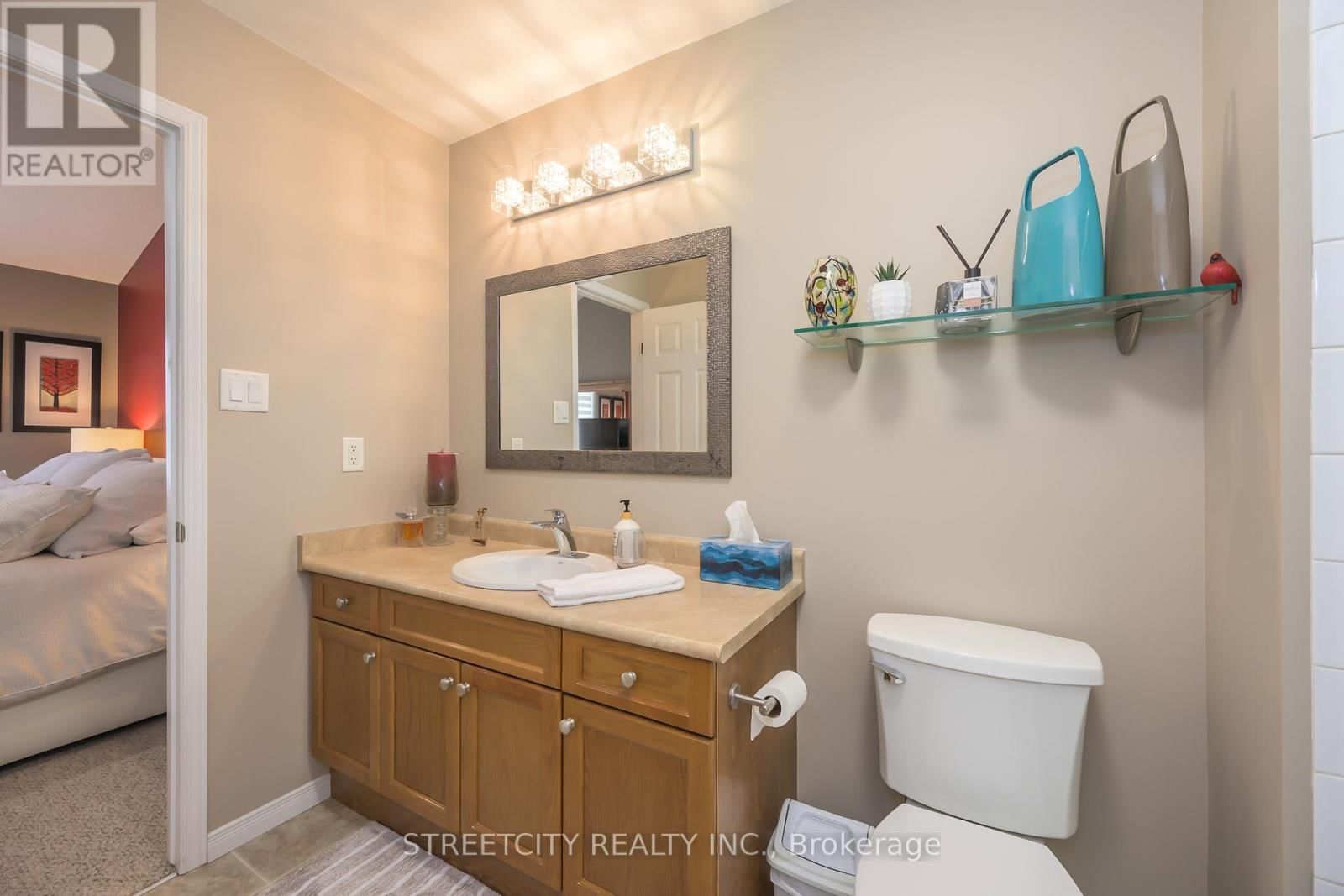 16 - 464 COMMISSIONERS ROAD WEST Image 19