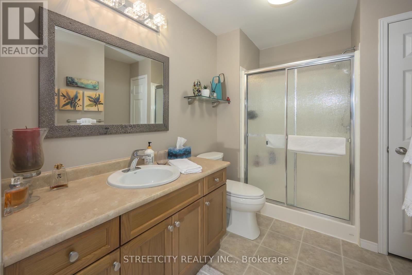 16 - 464 COMMISSIONERS ROAD WEST Image 20