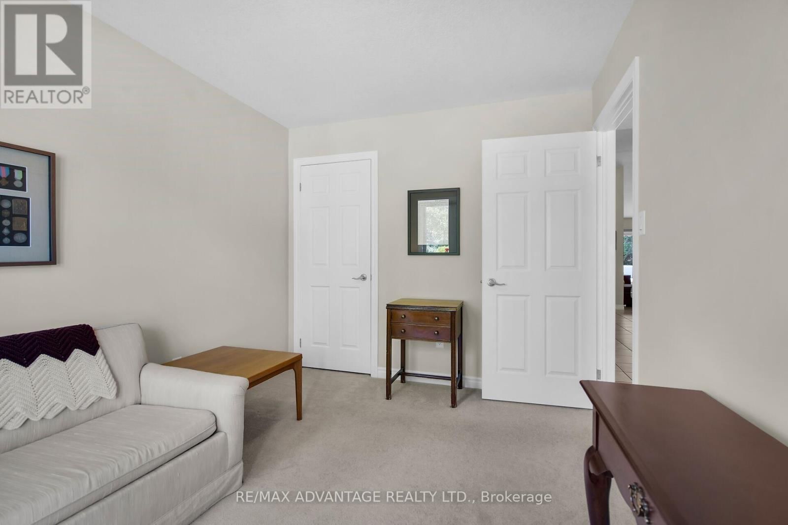 73 - 869 WHETHERFIELD STREET Image 8