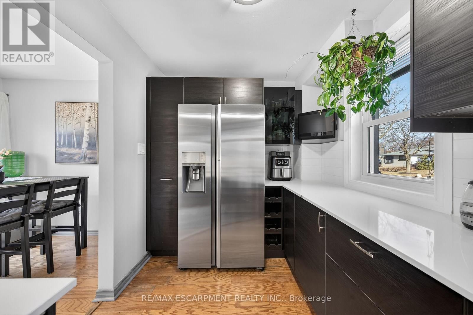 211 BIRCHCLIFFE CRESCENT Image 10