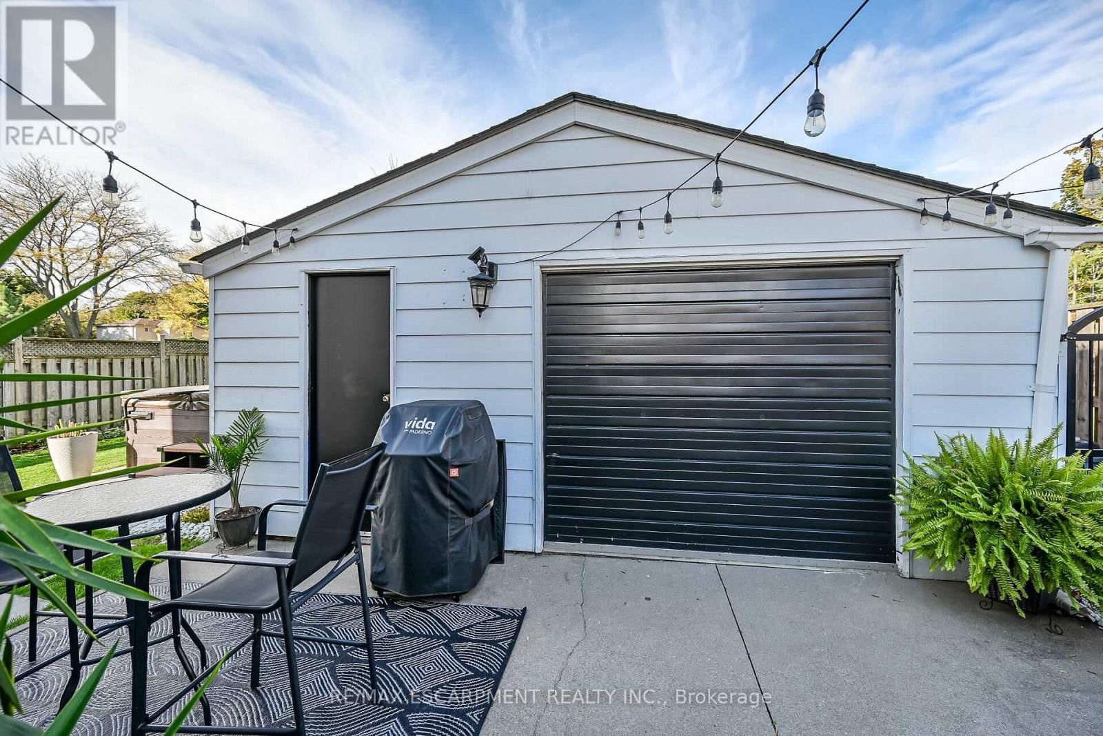 211 BIRCHCLIFFE CRESCENT Image 41