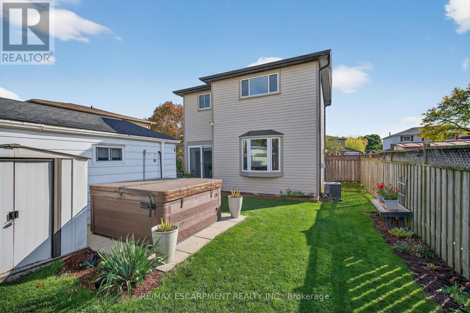 211 BIRCHCLIFFE CRESCENT Image 48