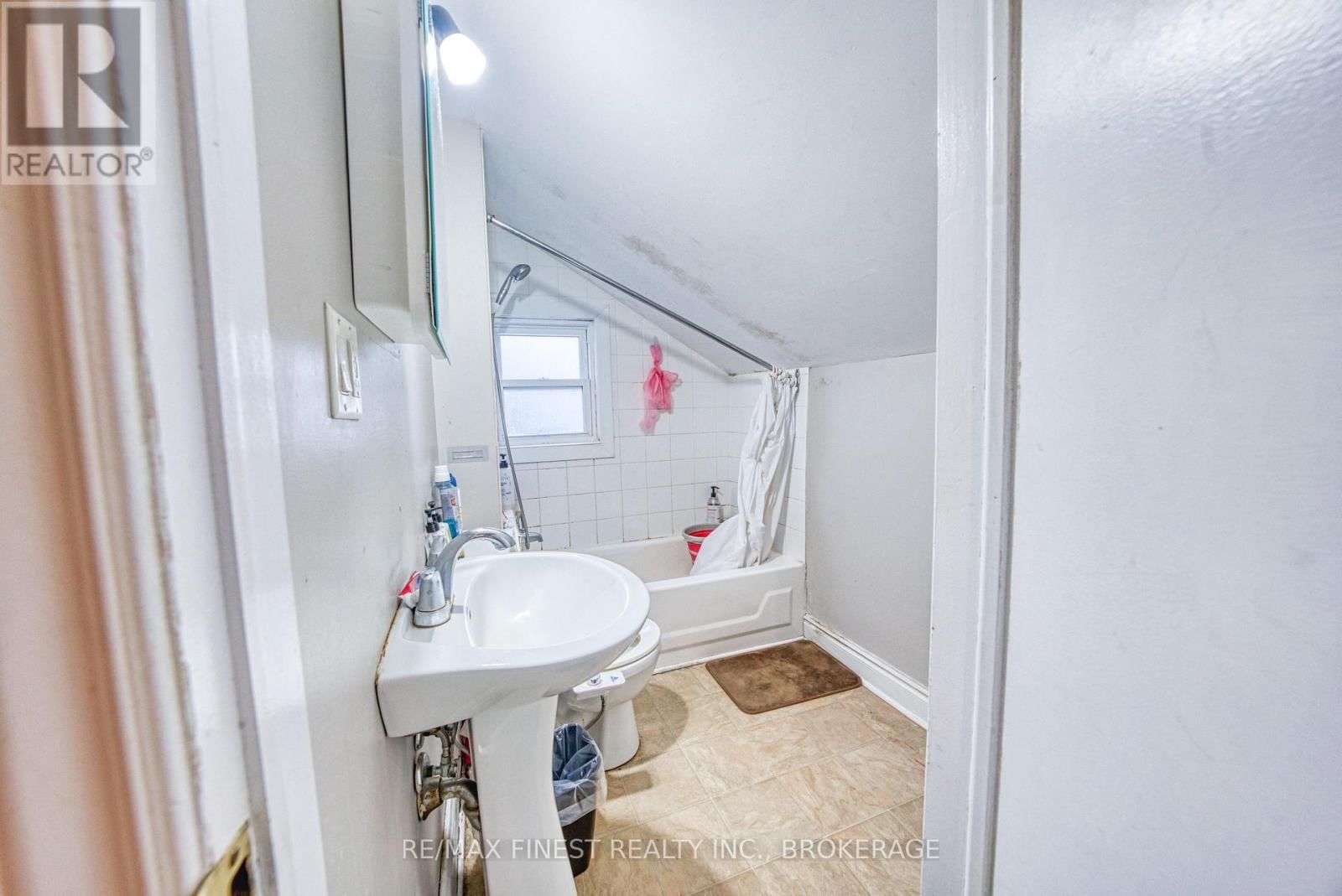 1348 PRINCESS STREET Image 12