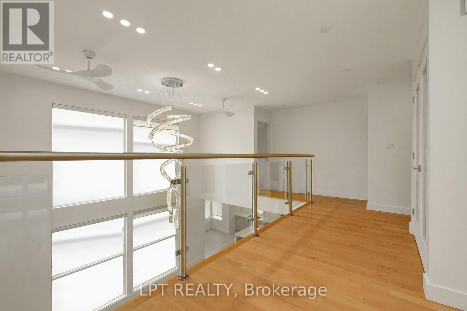 298 CRESTVIEW ROAD Image 23