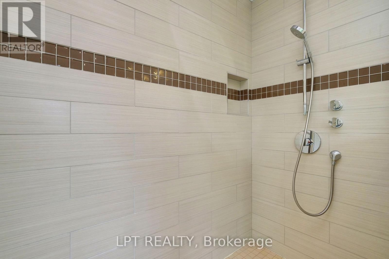 298 CRESTVIEW ROAD Image 33