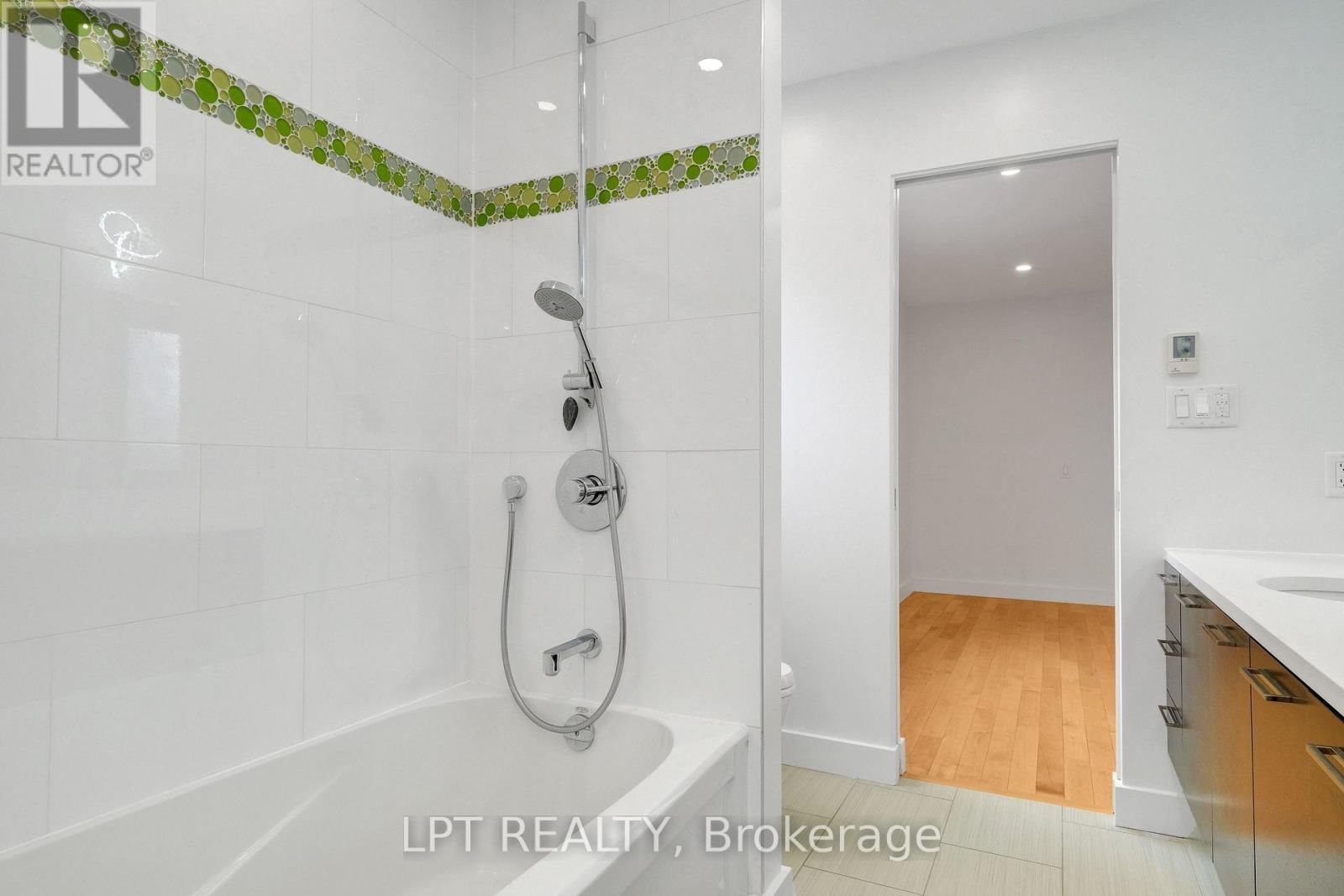 298 CRESTVIEW ROAD Image 36