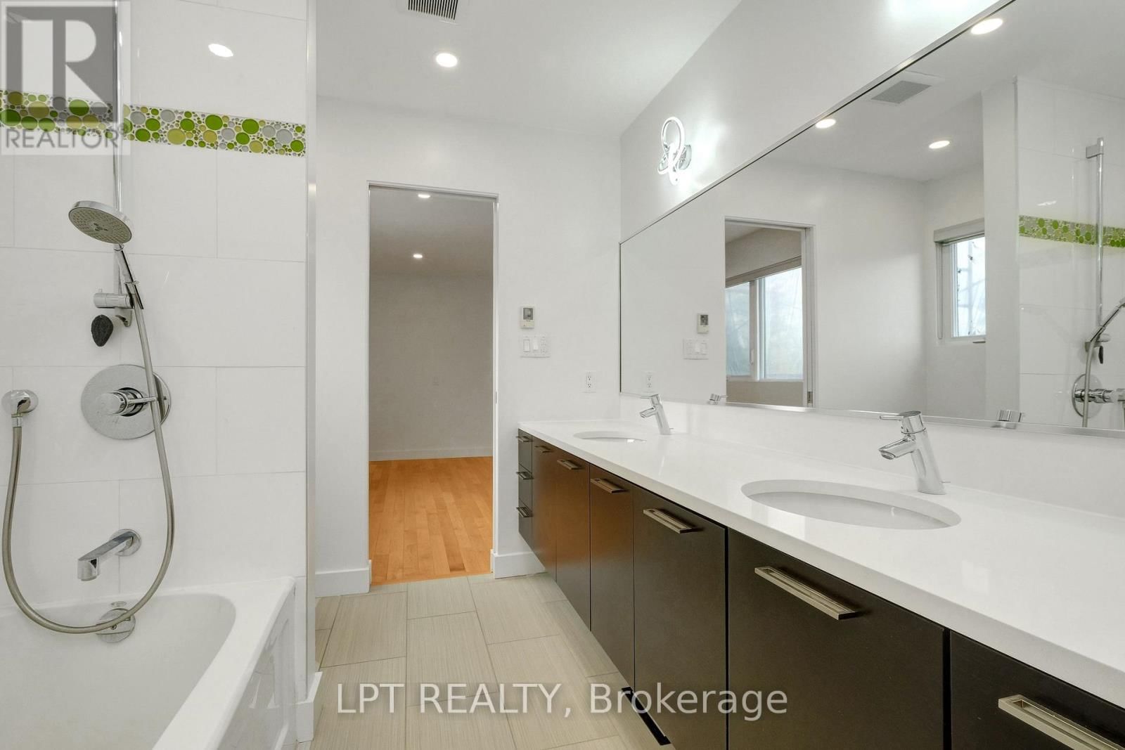 298 CRESTVIEW ROAD Image 37