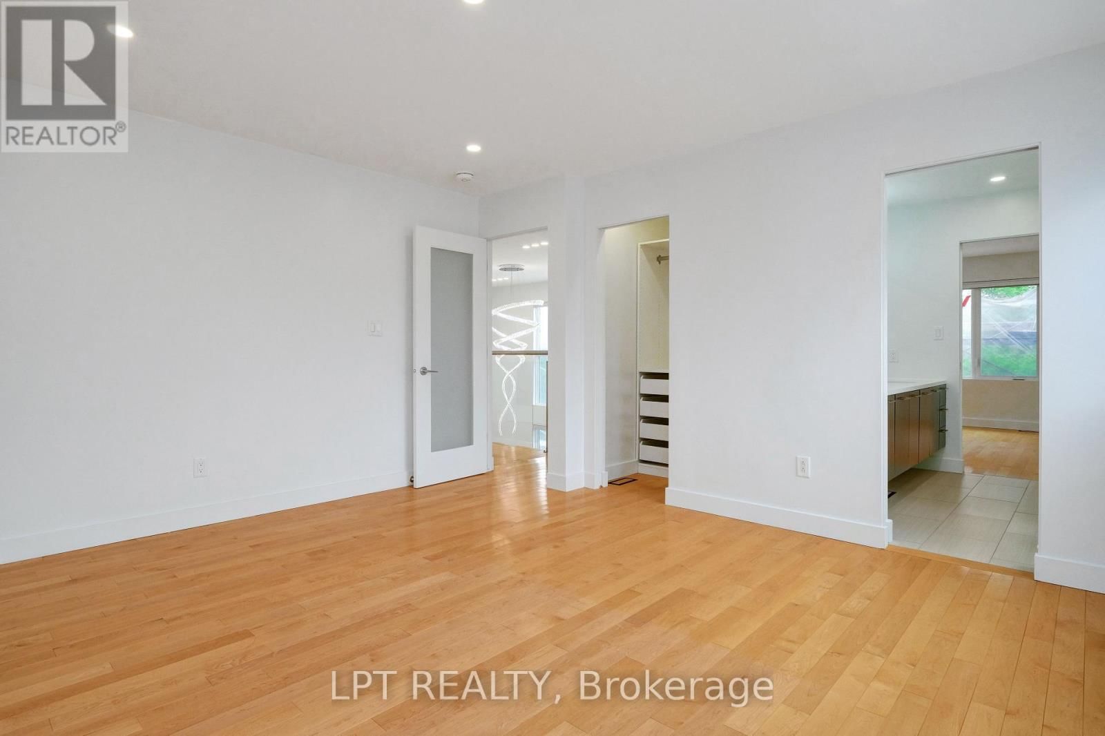 298 CRESTVIEW ROAD Image 38