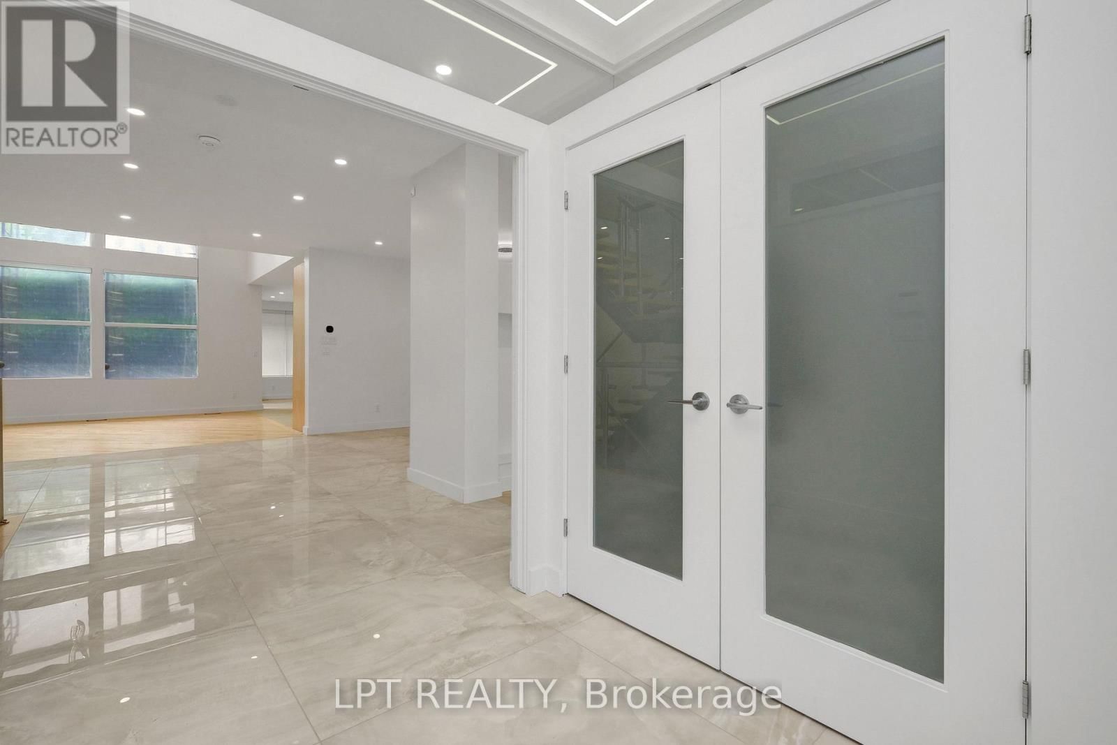 298 CRESTVIEW ROAD Image 5