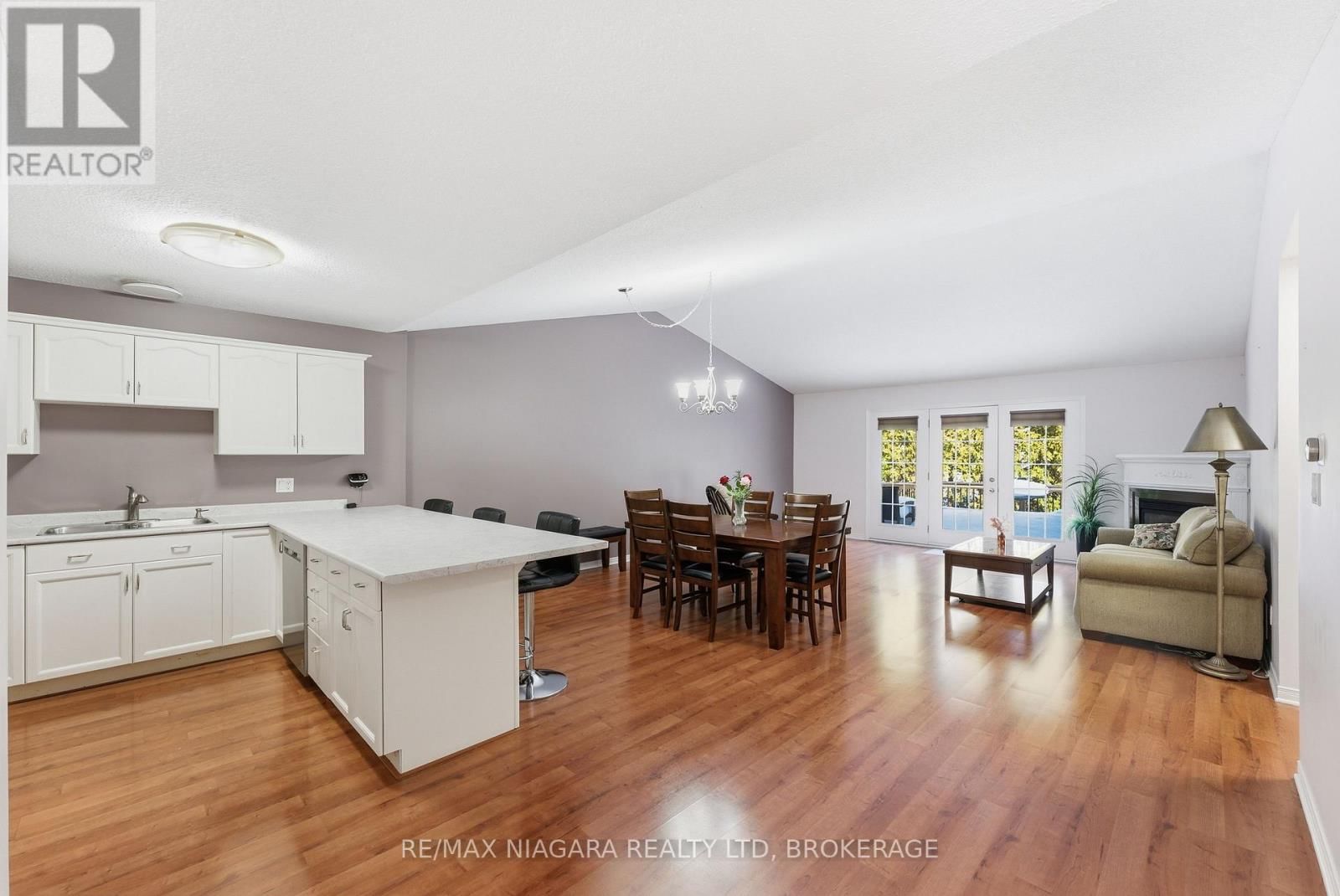 17 - 2684 MEWBURN ROAD Image 10