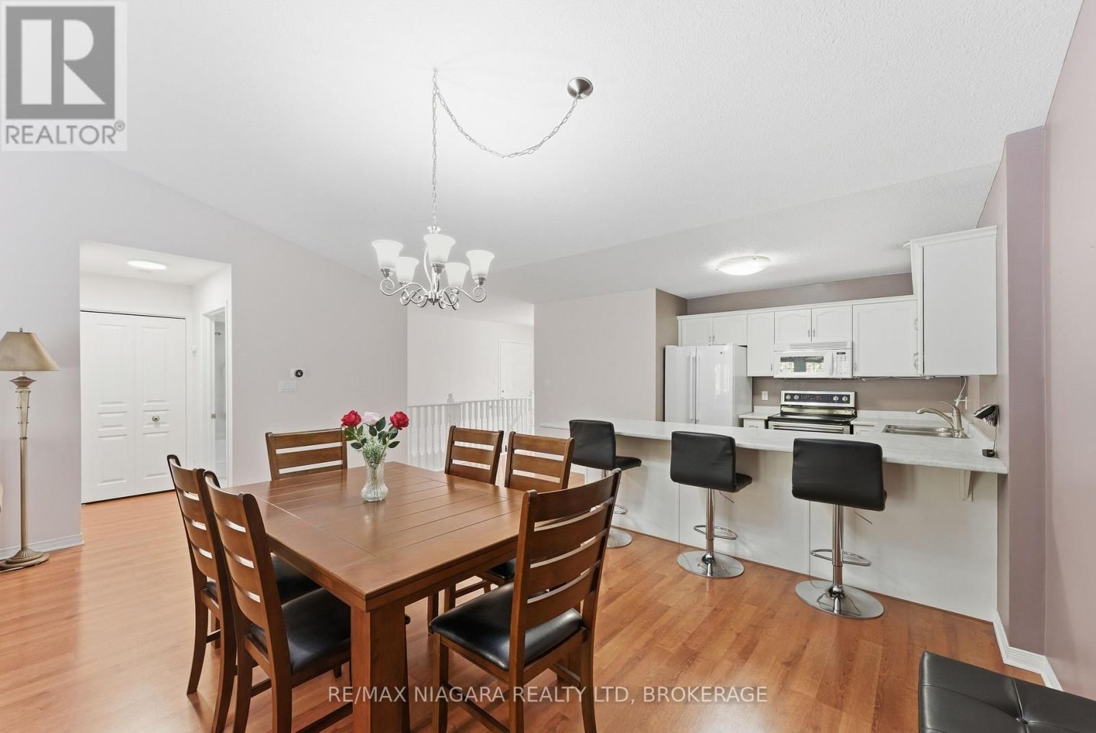 17 - 2684 MEWBURN ROAD Image 12