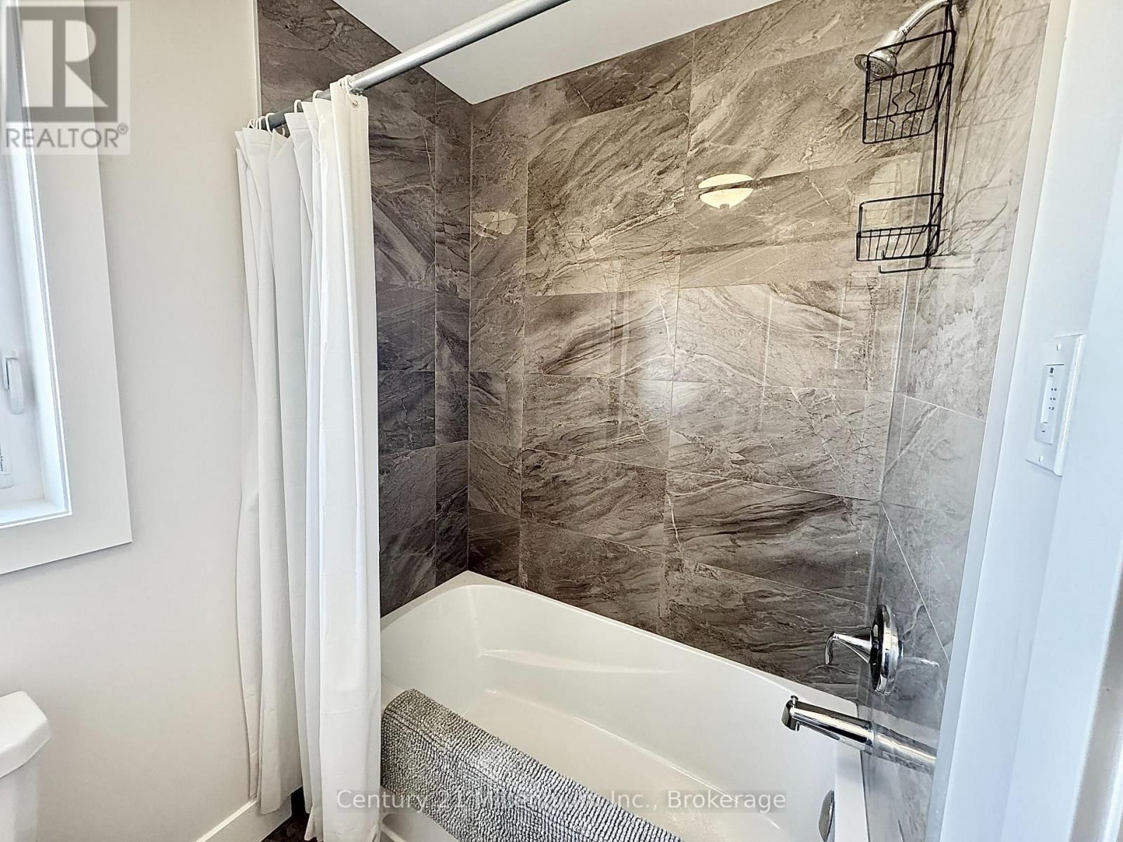 142 RED PINE STREET Image 26