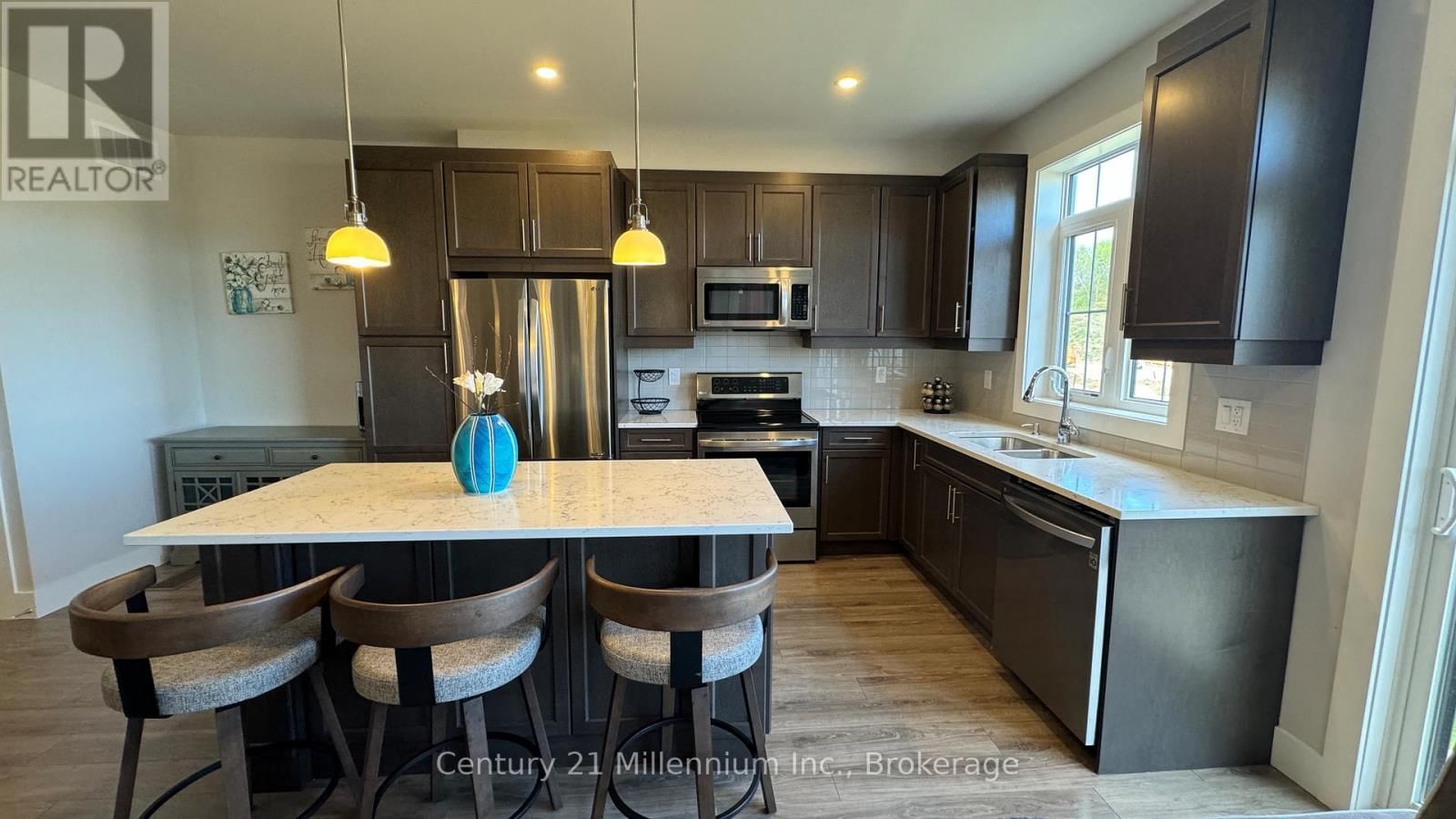 142 RED PINE STREET Image 7