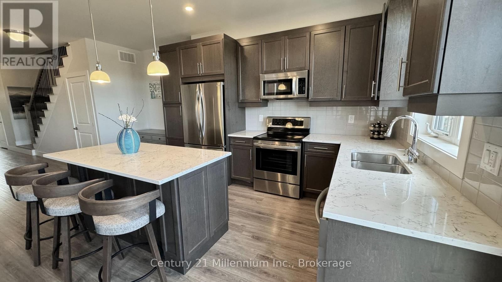 142 RED PINE STREET Image 9