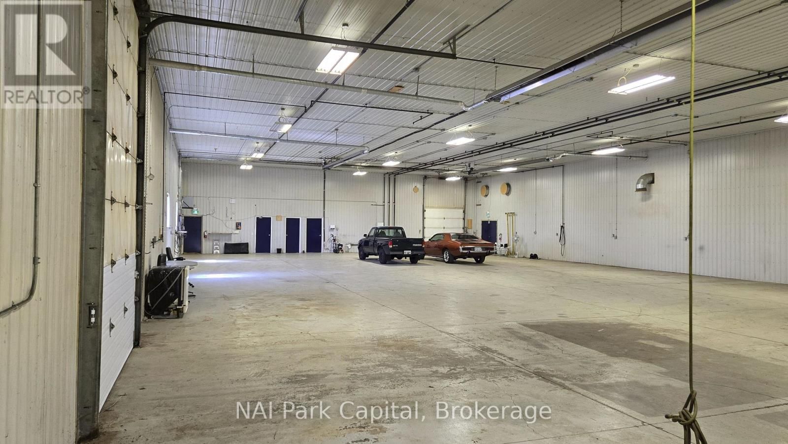 594 GLENGARRY CRESCENT Image 10