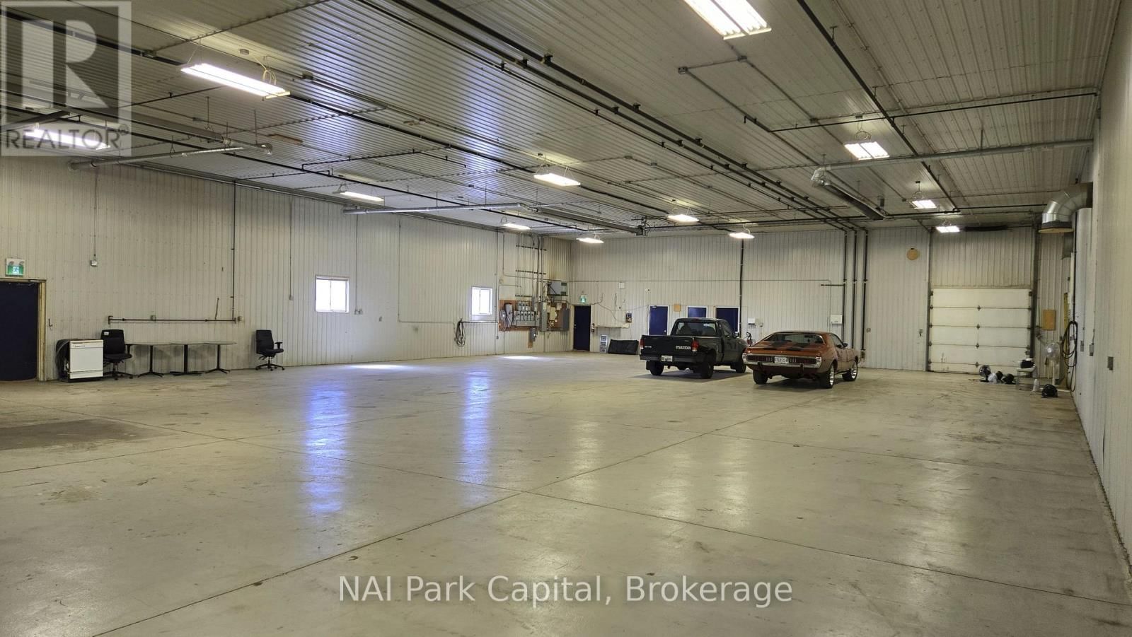 594 GLENGARRY CRESCENT Image 9