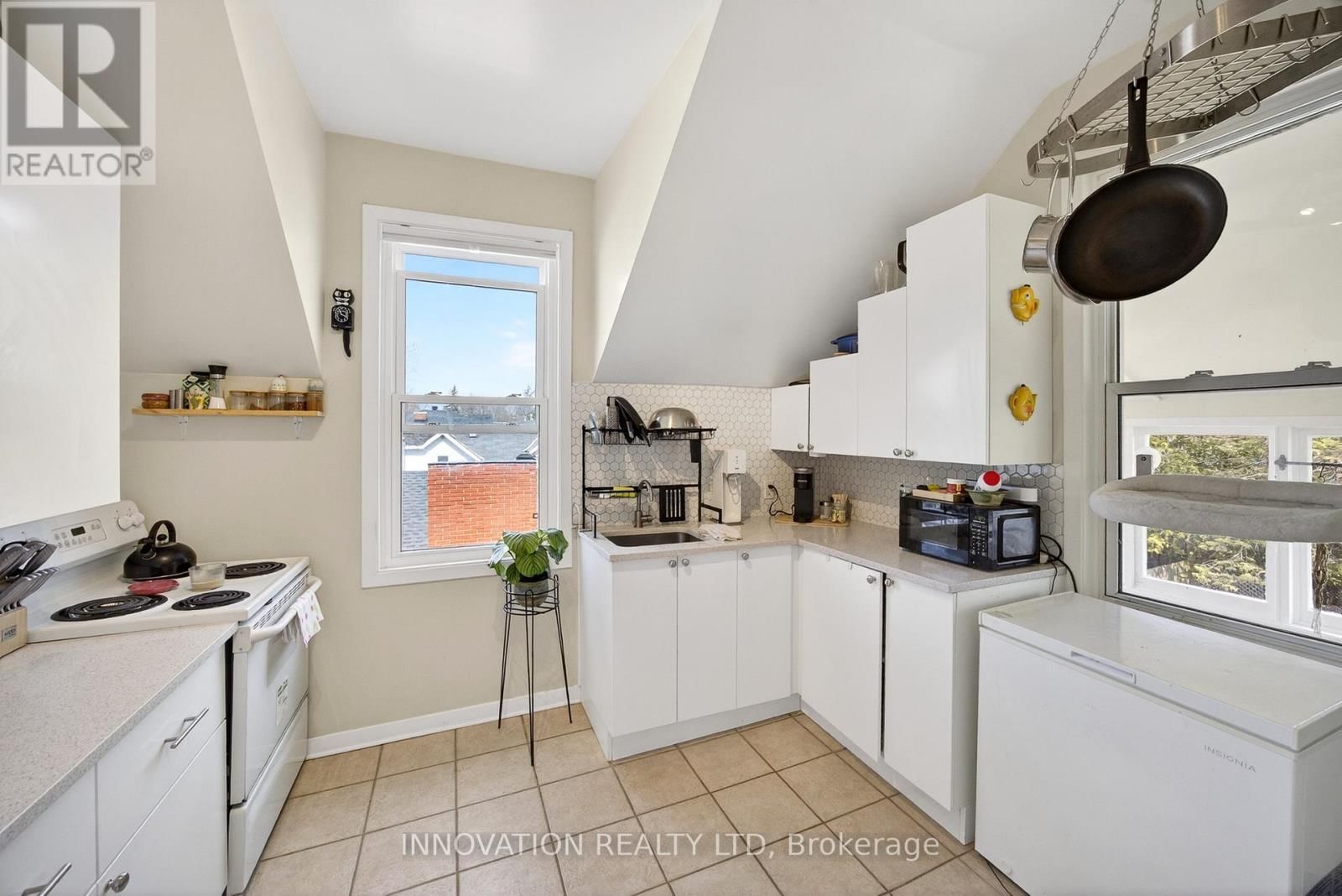 MOFFATT STREET Image 21