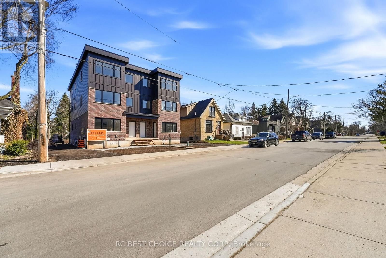 108 BRISCOE STREET EAST Image 2