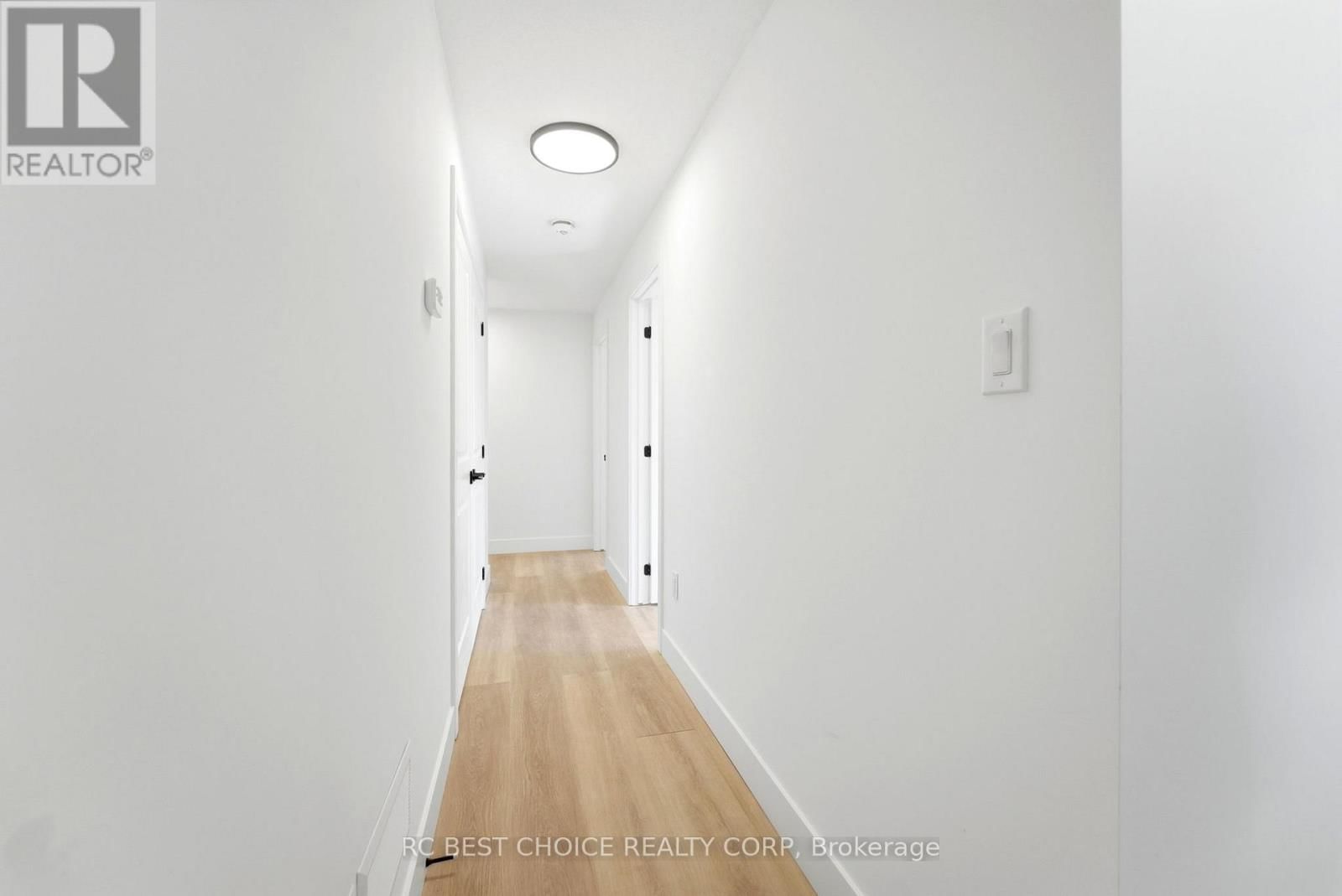 108 BRISCOE STREET EAST Image 4