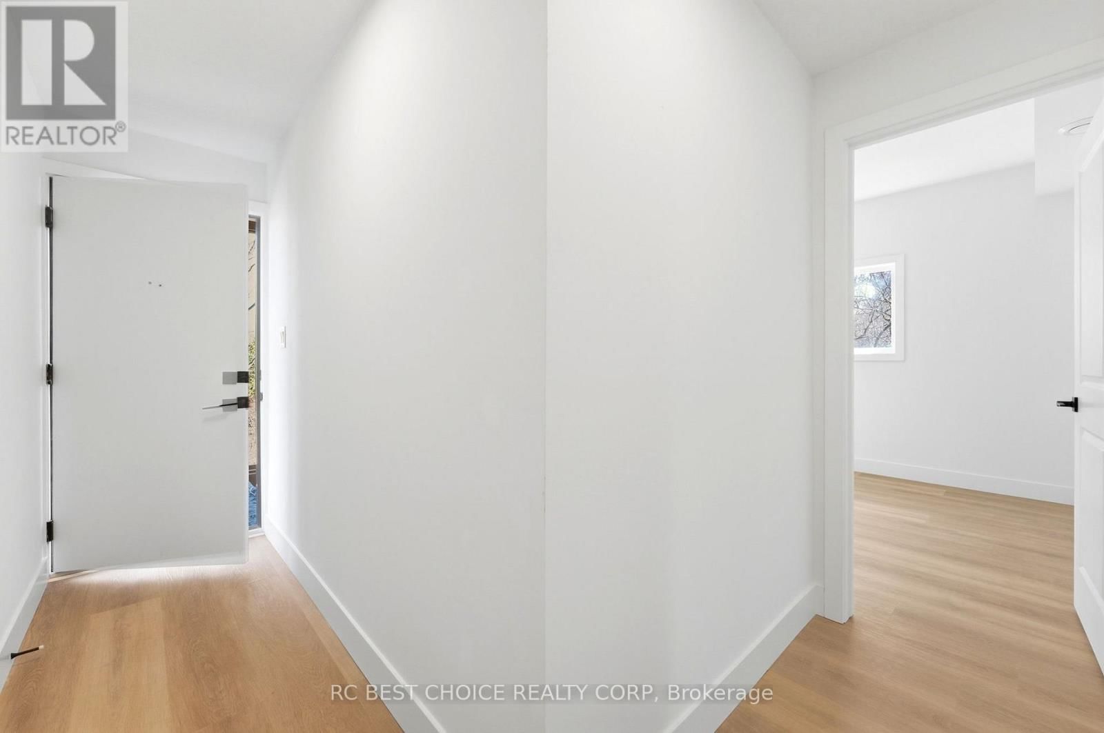 108 BRISCOE STREET EAST Image 5