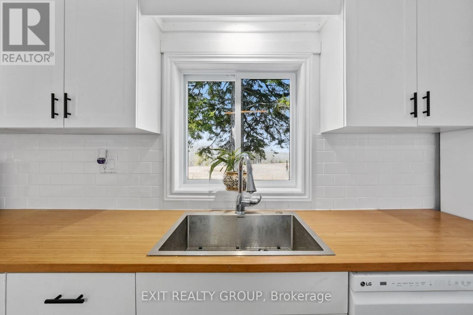 283 CLEMENGER ROAD Image 14