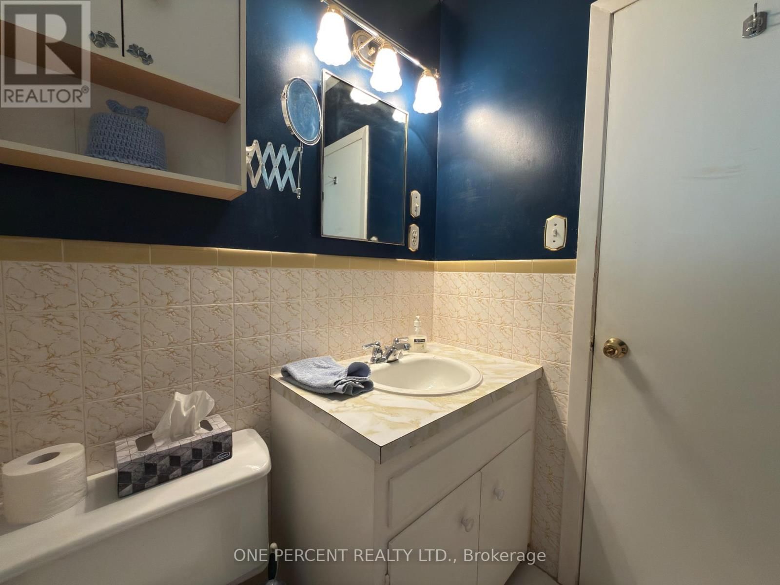 8800 CHAMPLAIN DRIVE Image 16