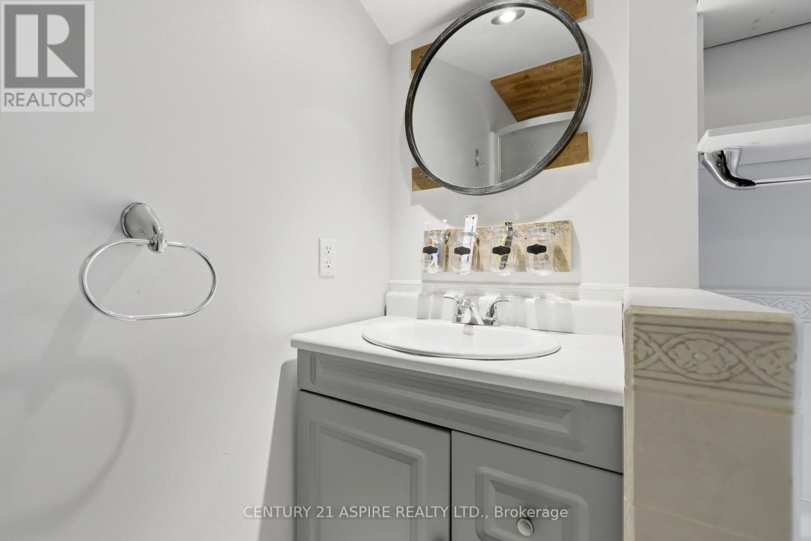 102 BIRCH STREET Image 27