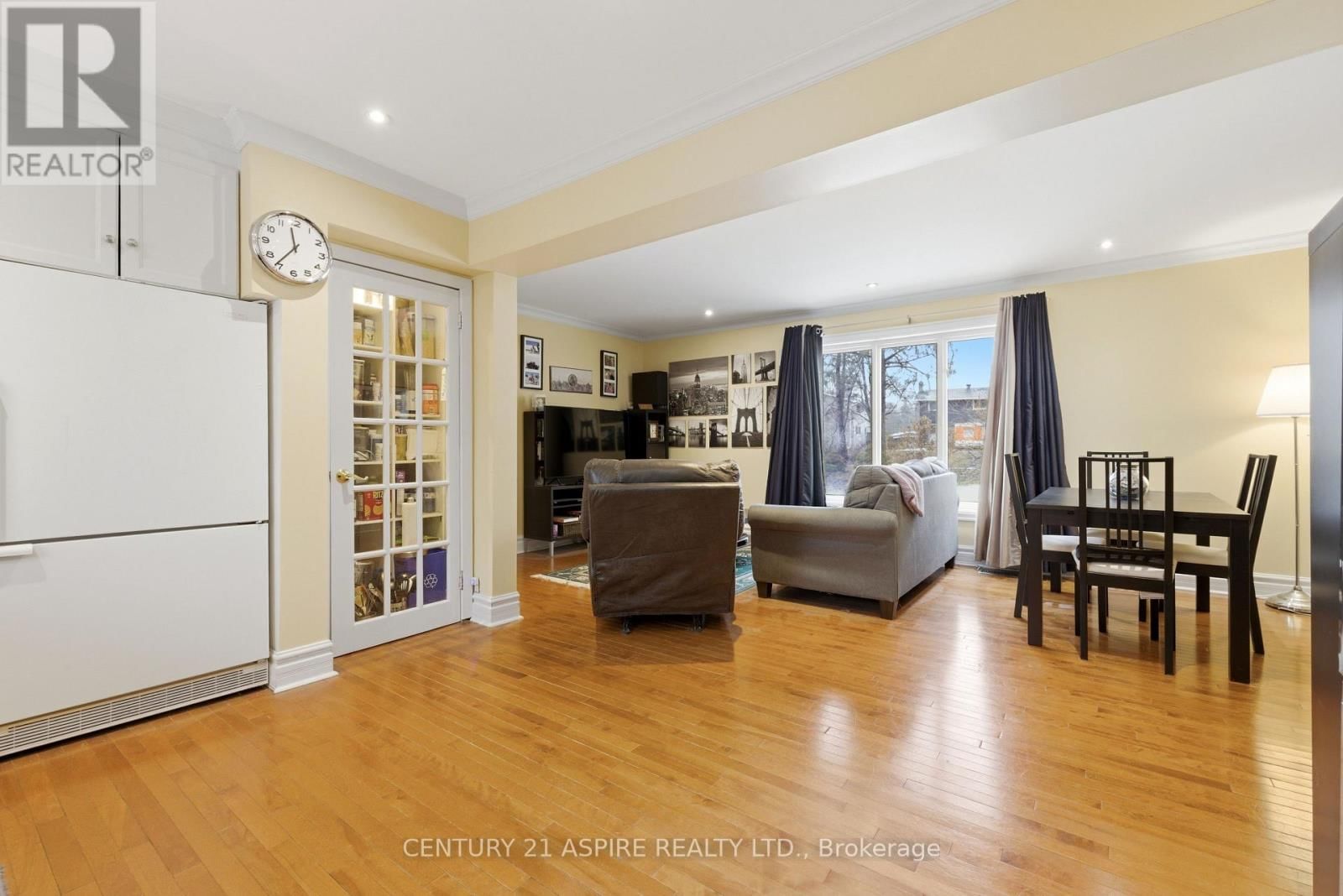 102 BIRCH STREET Image 8