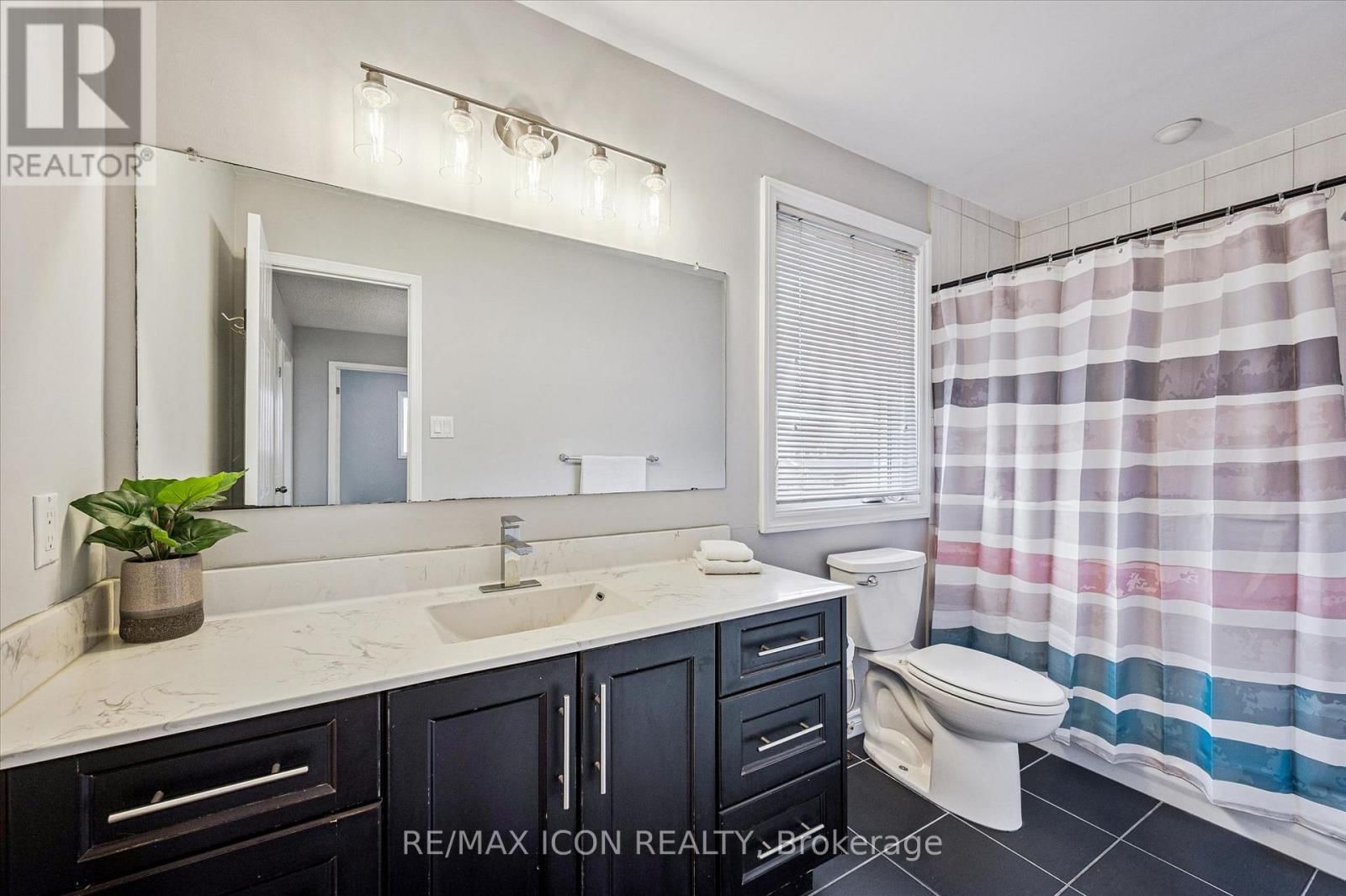 59 BAYNE CRESCENT Image 14