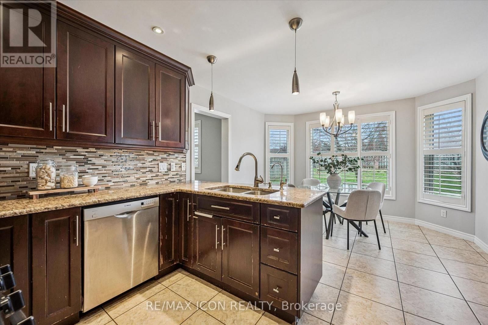 59 BAYNE CRESCENT Image 7