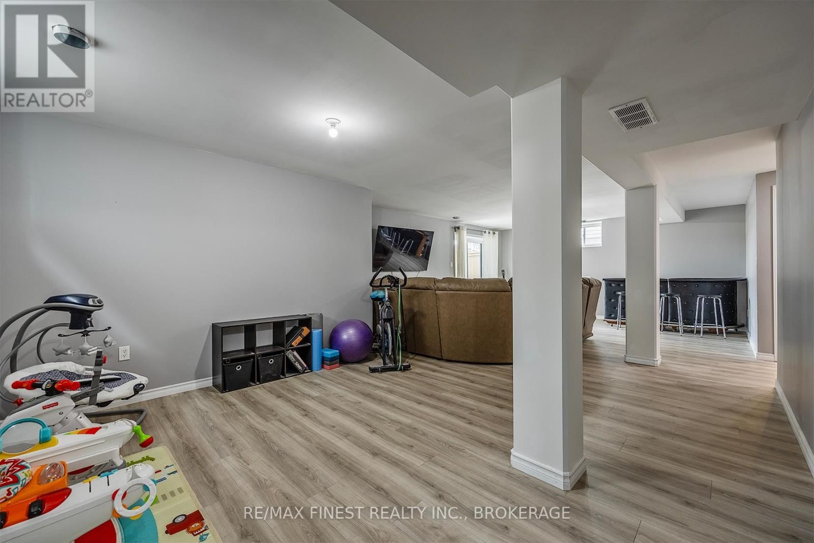 142 BRENNAN CRESCENT Image 22