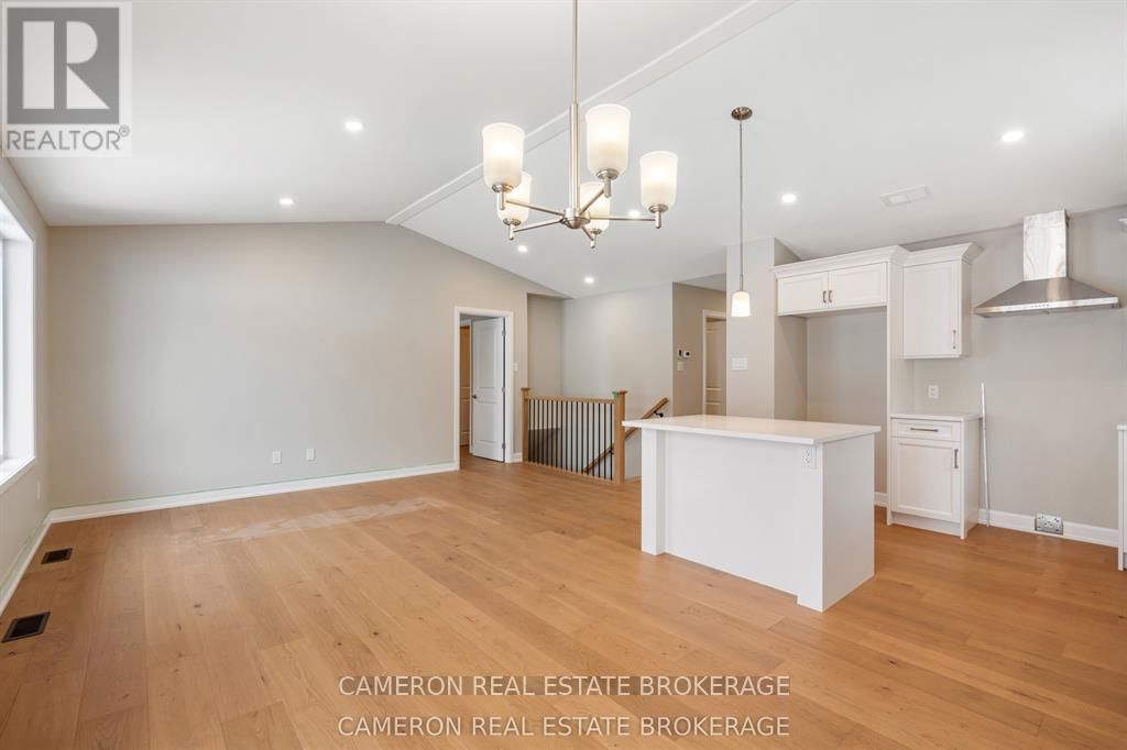 3153 MAURICY STREET Image 10